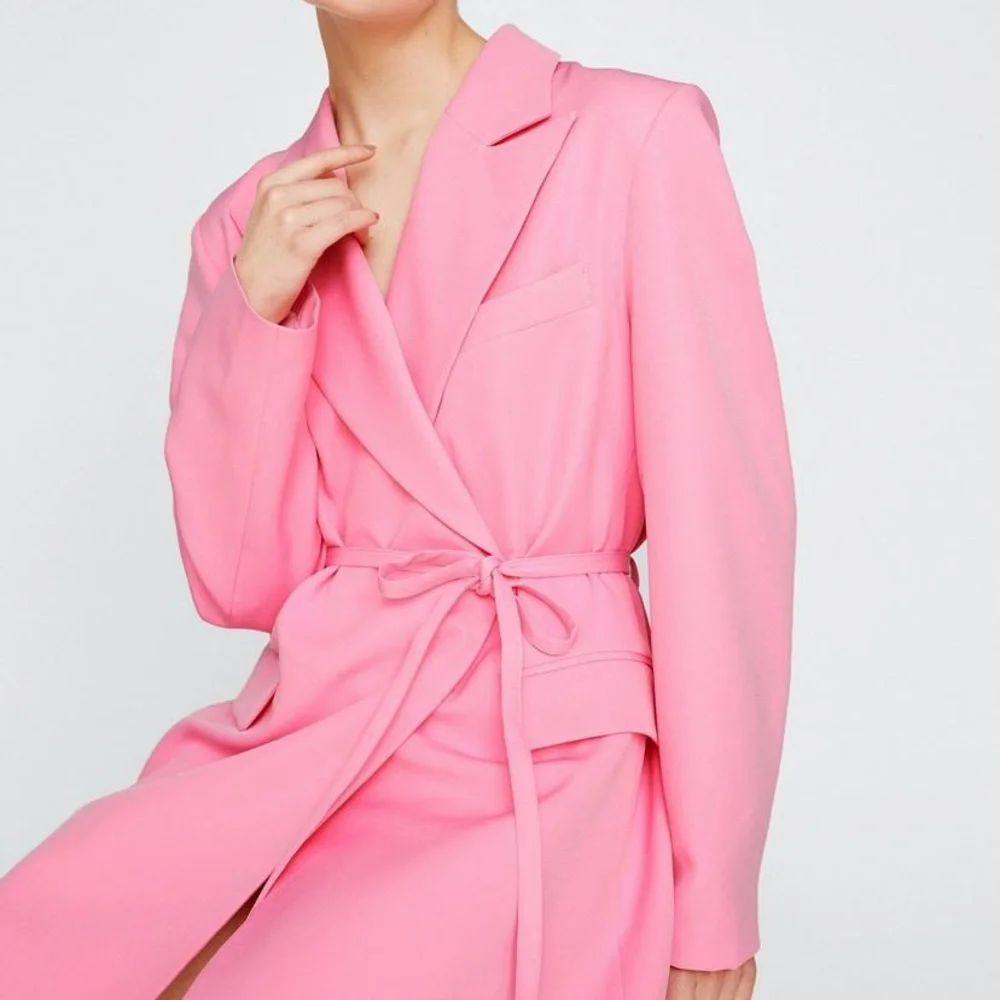 Tie Waist Tailored Blazer Dress - Picture 4 of 8